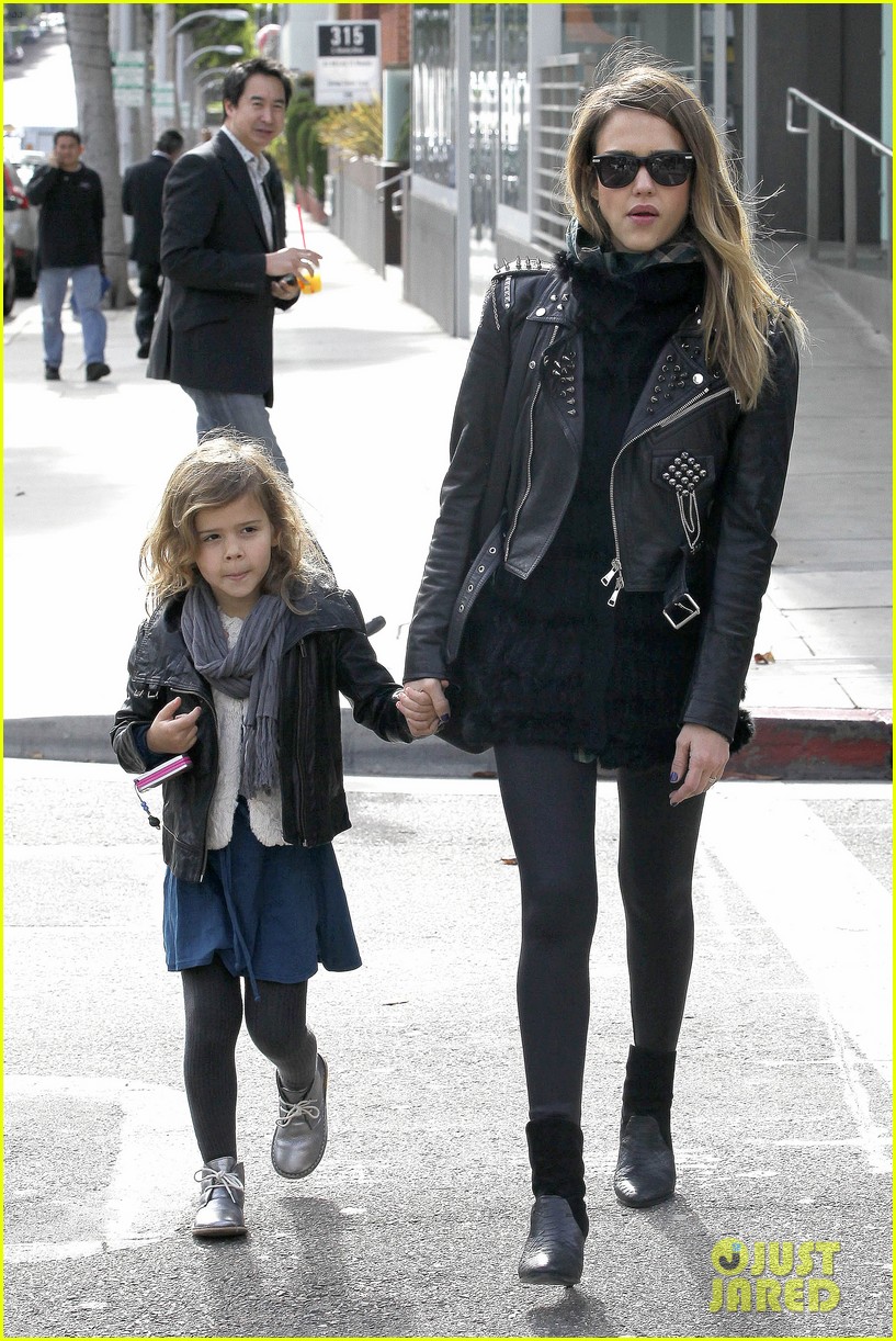 Jessica Alba & Honor Matching Outfits For Lunch! Photo 2775651